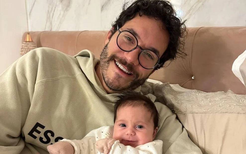 Eliezer e a filha Lua