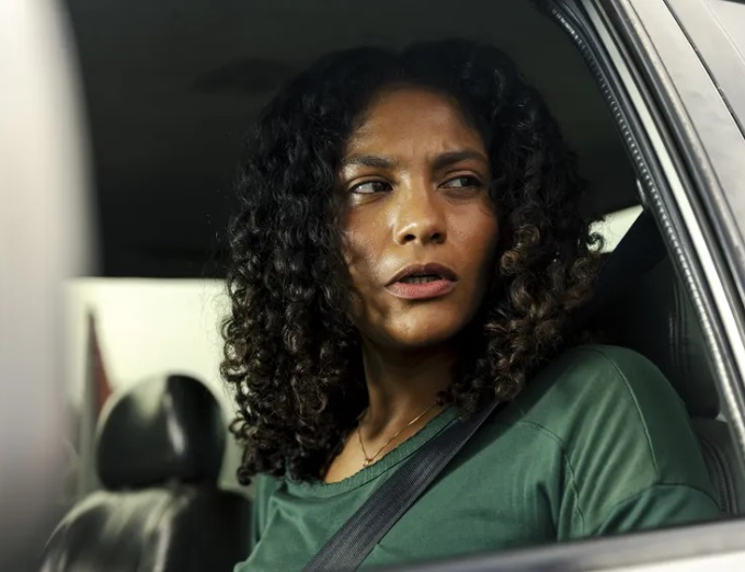 ‘Terra e Paixão’: Aline salva Caio após atentado