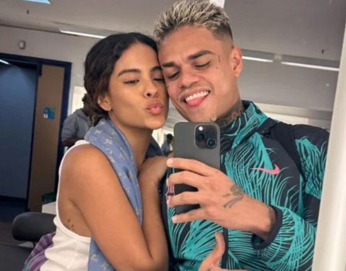 Bella Campos anuncia fim do relacionamento com MC Cabelinho