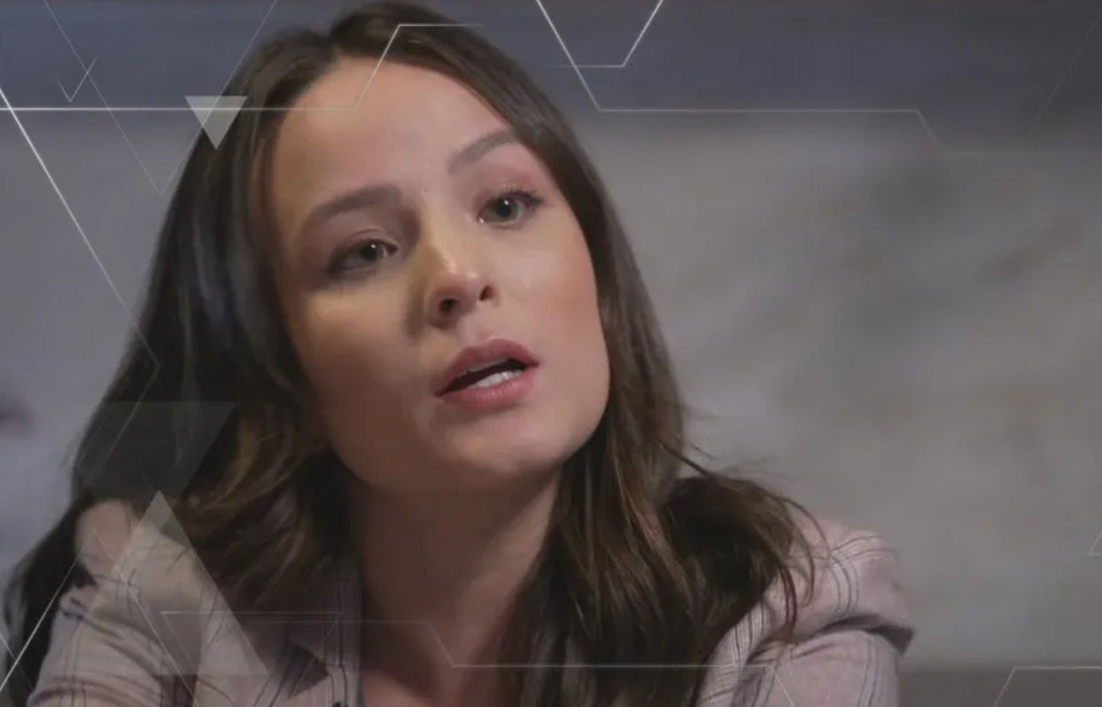 Larissa Manoela detalha desavença com os pais