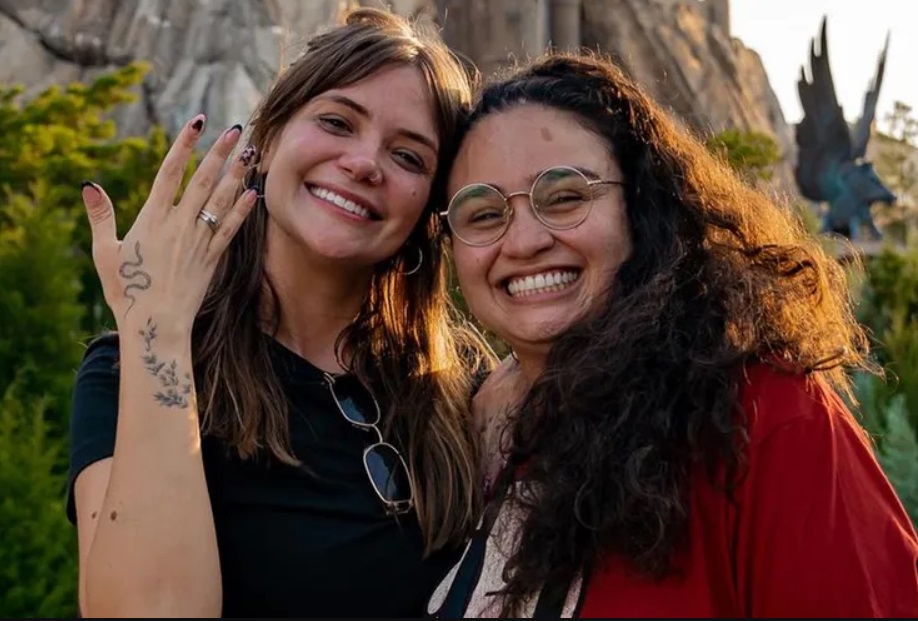 Luiza Martins e Marcela McGowan ficam noivas