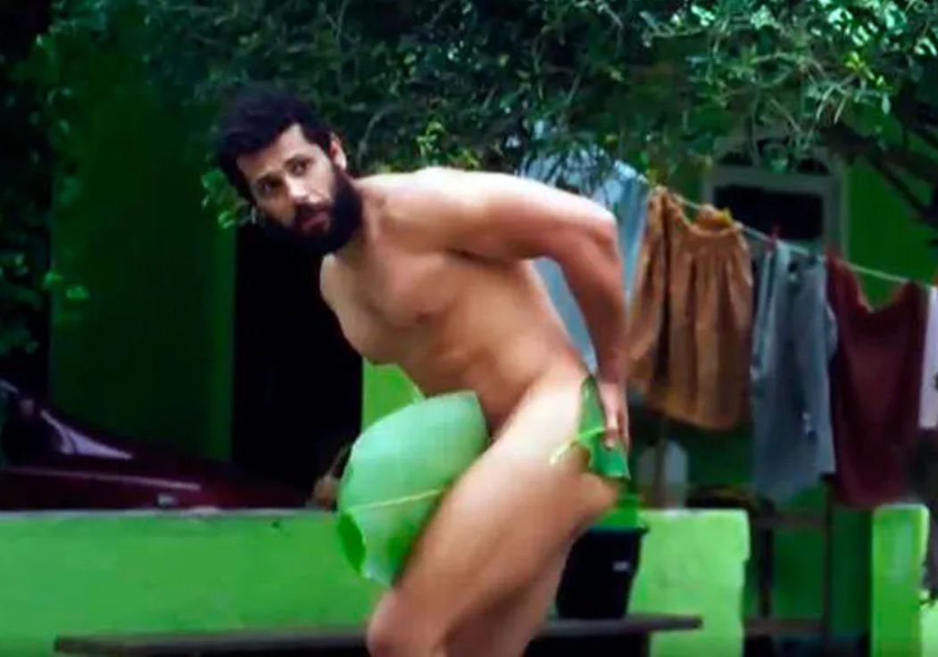 De ‘Terra e Paixão’, Amaury Lorenzo dispensou tapa-sexo em cena