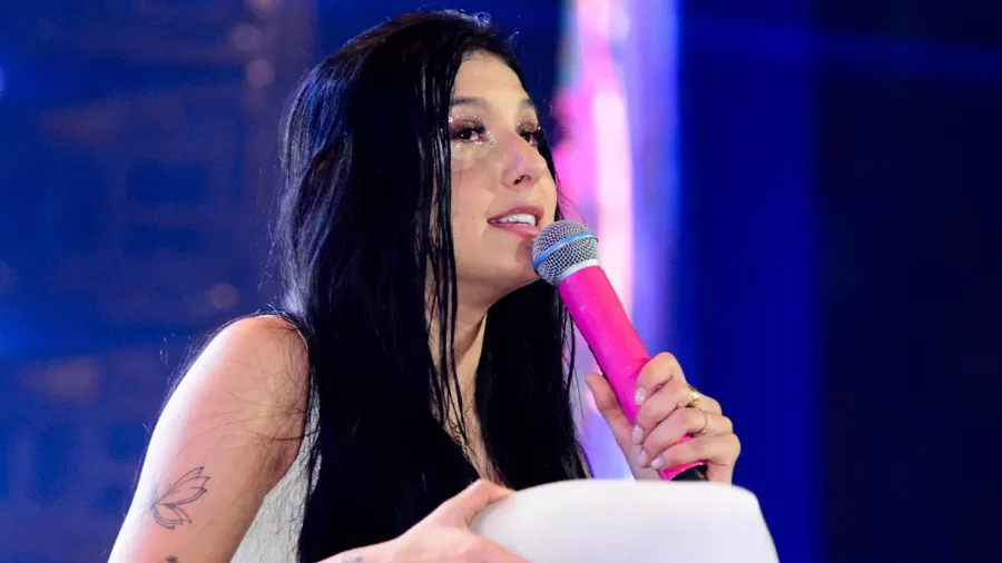 Ana Castela abre o jogo após chorar em apresentação
