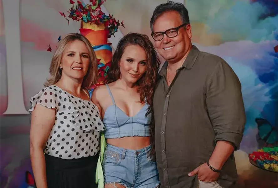 Larissa Manoela