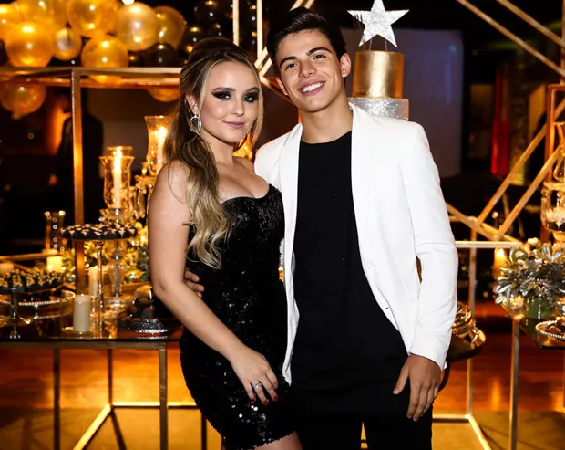 Thomaz Costa e Larissa Manoela