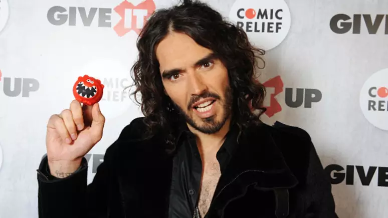 Russell Brand negou todas as acusações