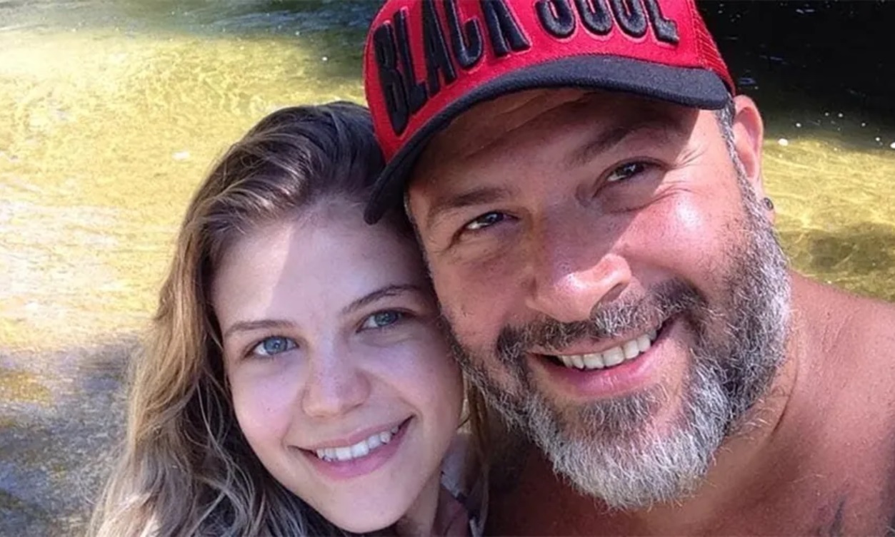 Filha de Mingau, do Ultraje a Rigor, atualiza estado de saúde do pai