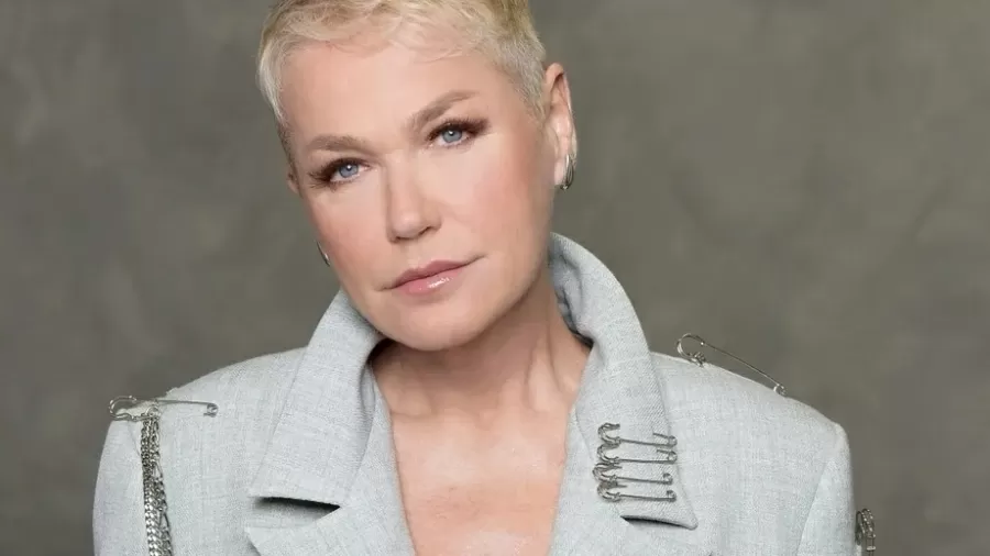 Xuxa fez questão de rebater internauta anti-vacina na web