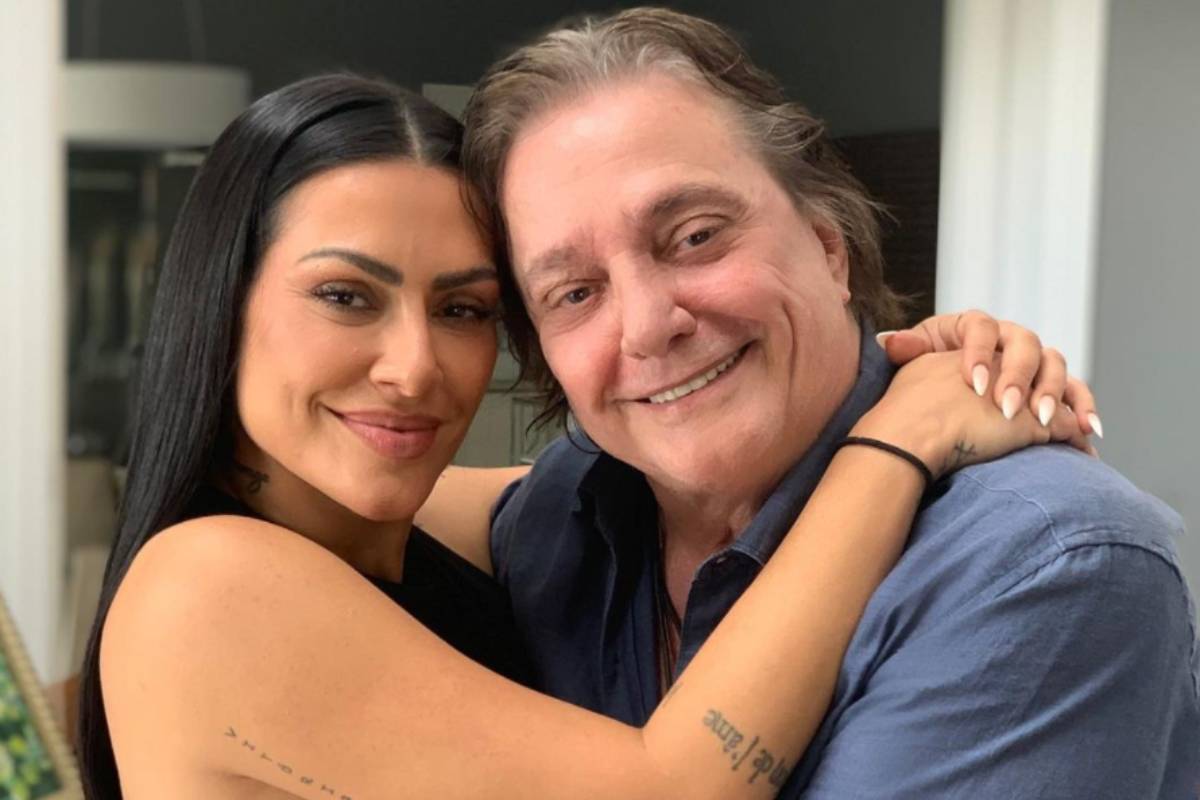 Cleo tem uma relação complicada com o pai, Fábio Jr