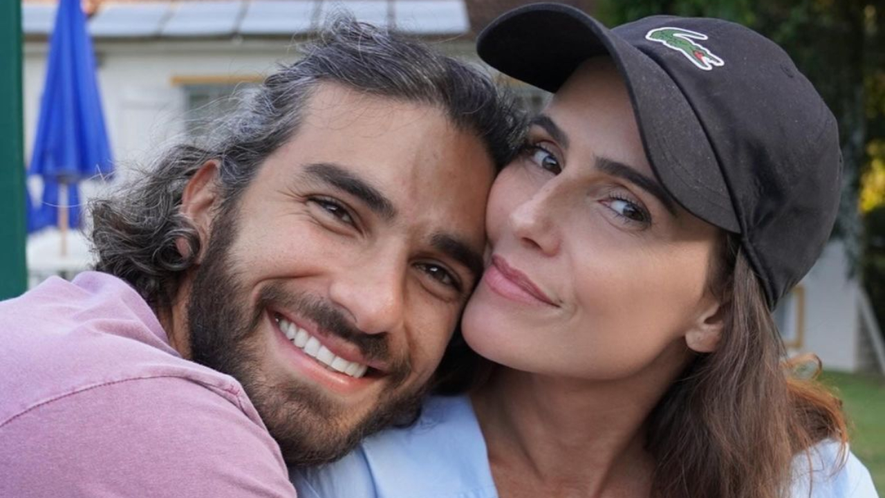 Deborah Secco e Hugo Moura abrem o casamento