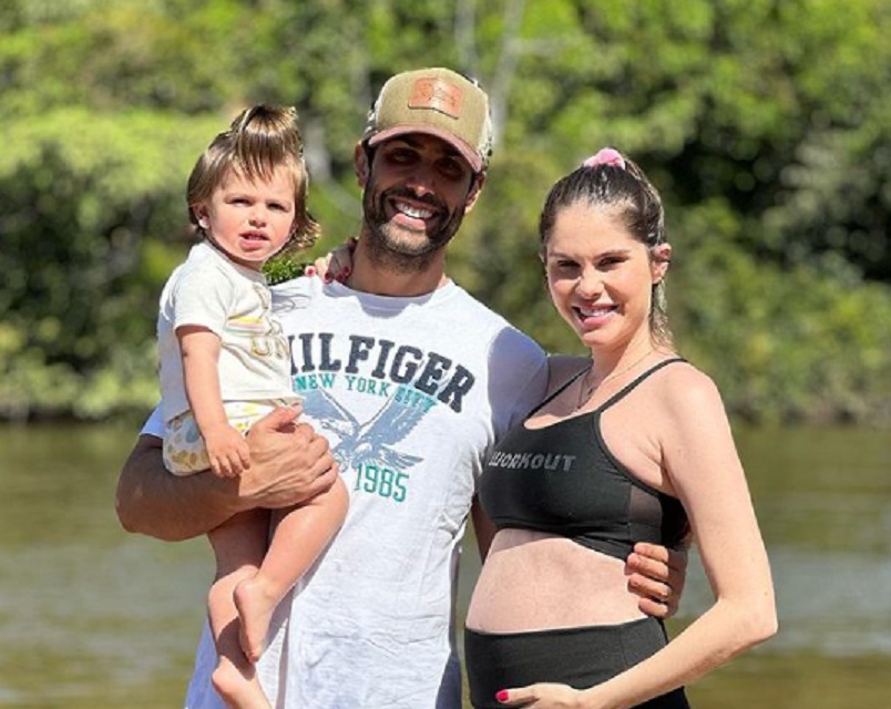 Bárbara Evans comenta ‘sustos’ e vida sexual na reta final da gravidez de gêmeos