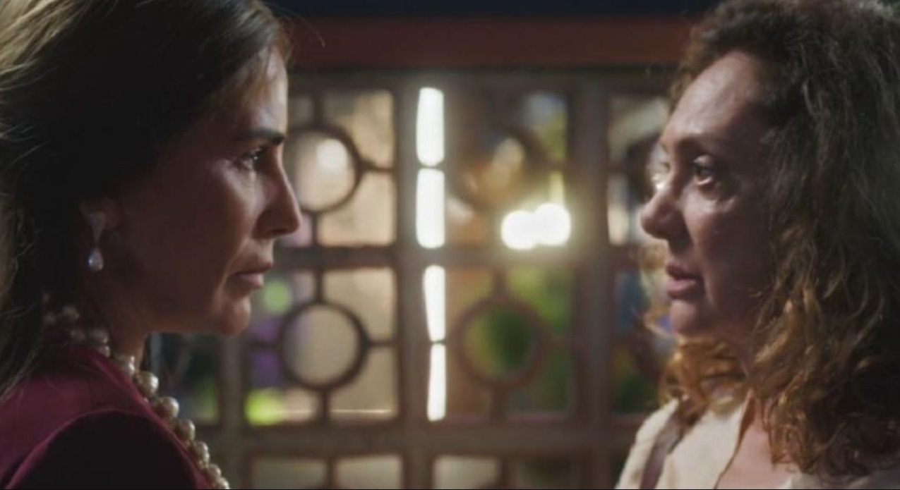 ‘Terra e Paixão’: Irene dá surra em Agatha, mas é humilhada