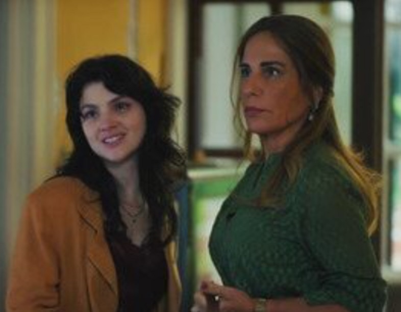 ‘Terra e Paixão’: Petra descobre armação de Irene após flagra