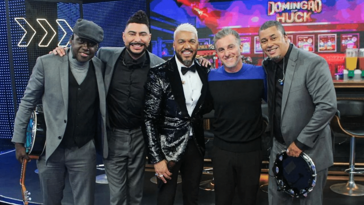 Belo se reúne com a banda Soweto