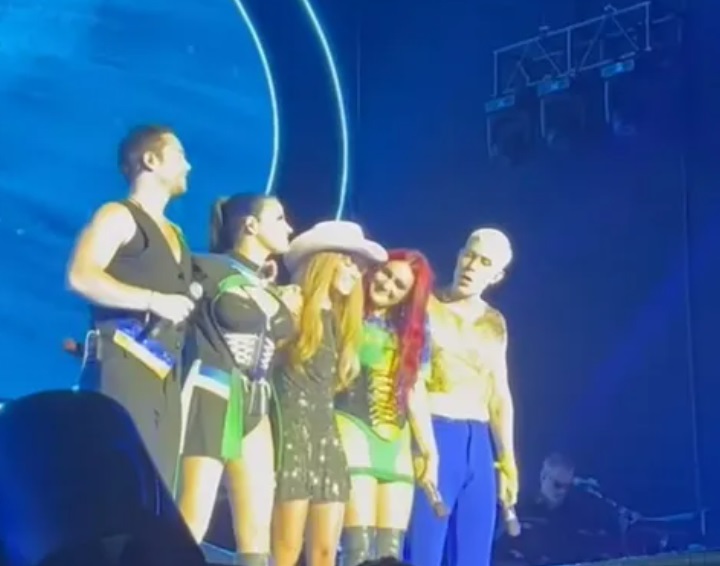 Anahí abandona show do RBD após mal-estar