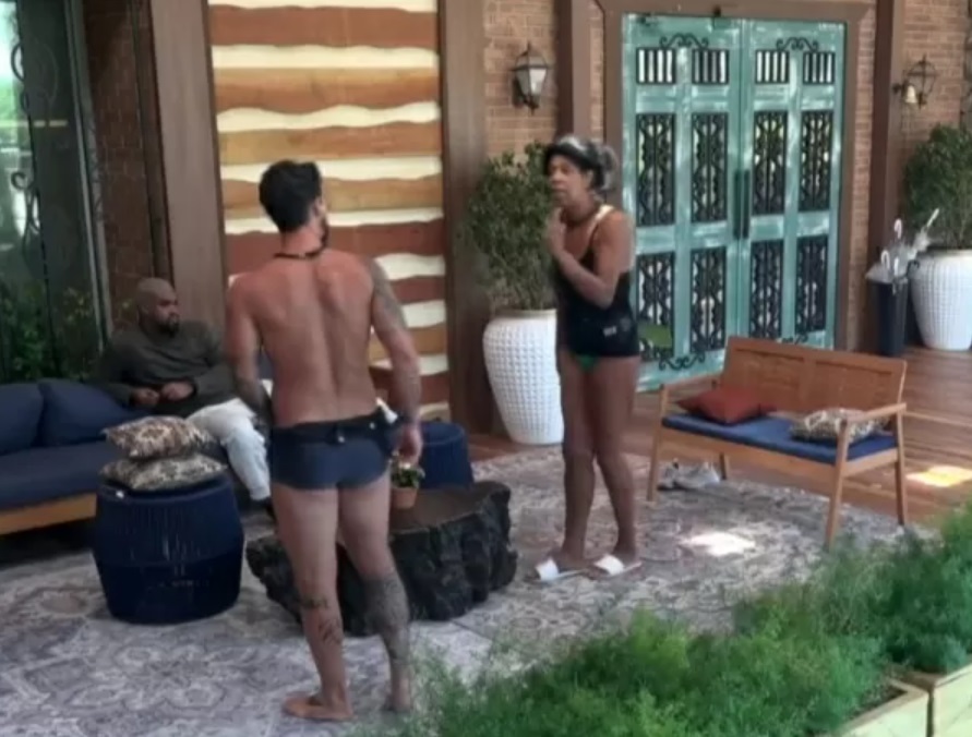 Em ‘A Fazenda 15’, Radamés reclama após briga com Márcia Fu