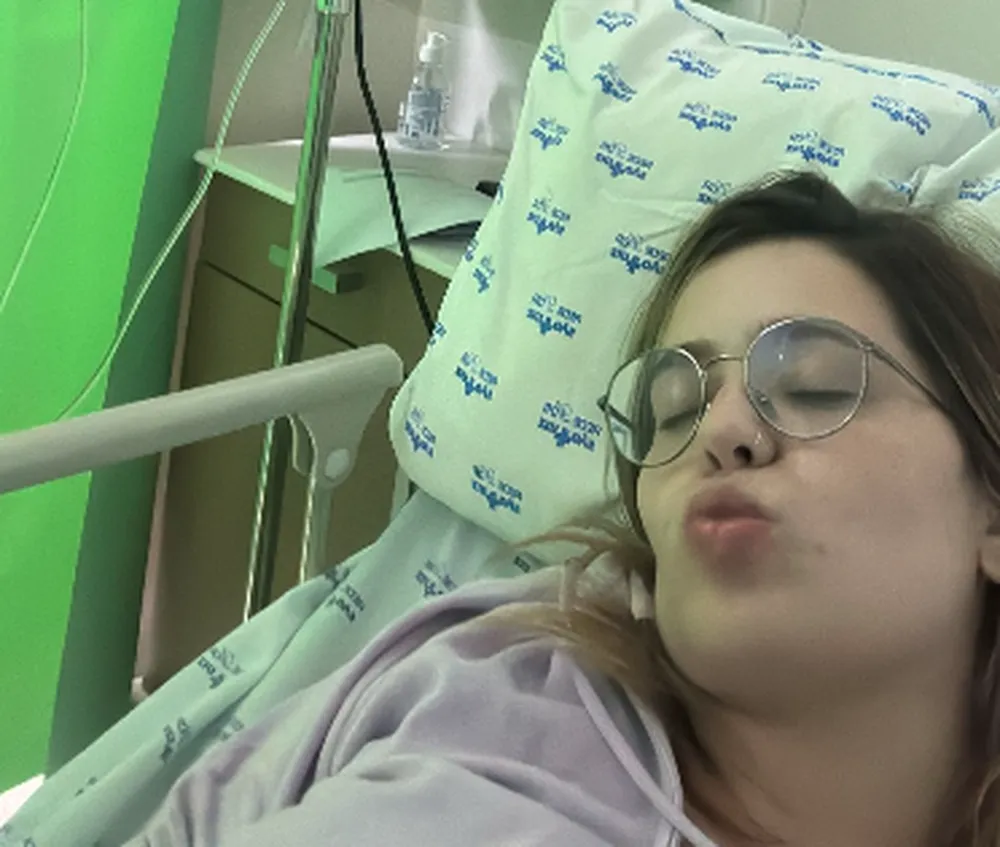 Viih Tube tranquiliza fãs após parar no Hospital