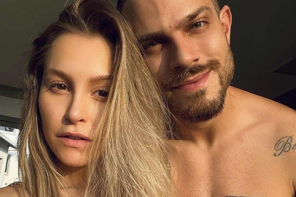 Felipe Becari e Carla Diaz foram flagrados juntos de novo