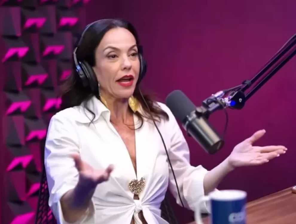 Flávia Monteiro expõe assédio de diretor famoso
