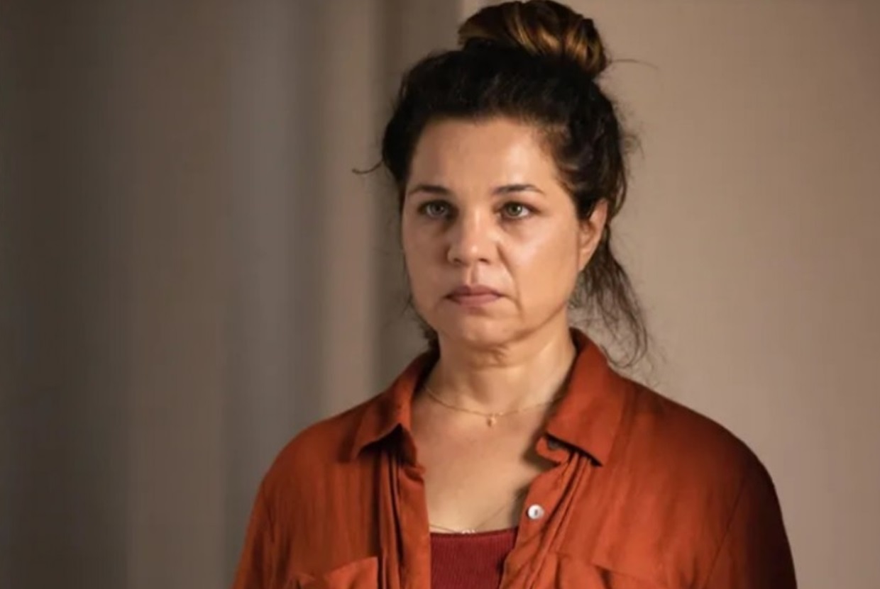 Atriz Isabel Teixeira remove mamas após diagnóstico