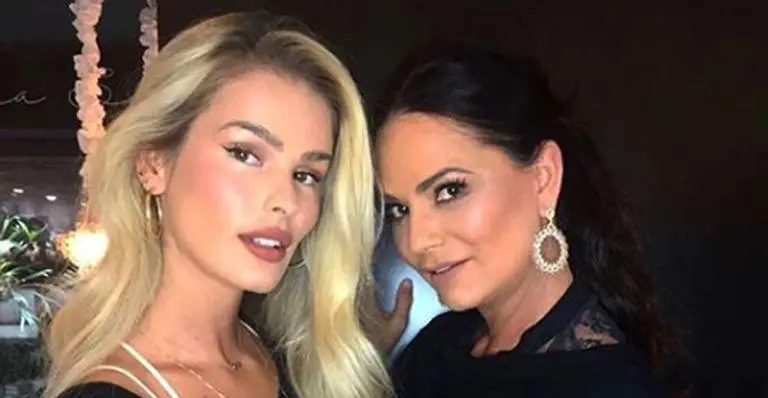 Yasmin Brunet é defendida pela mãe com unhas e dentes