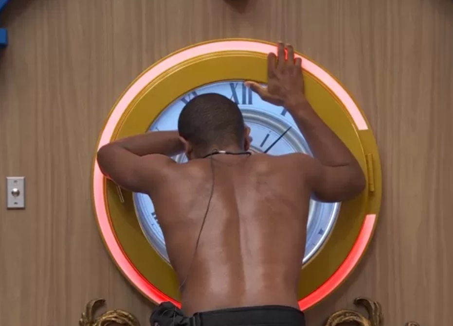 'BBB 24': Davi pensa em desistir, vai ao Confessionário e áudio vaza