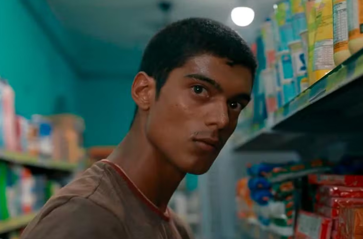 'Renascer': ator revelação foi descoberto ao entregar comida na Globo