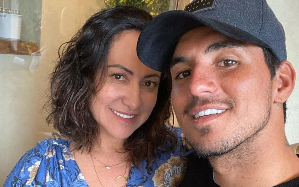 Simone Medina faz as pazes com o filho
