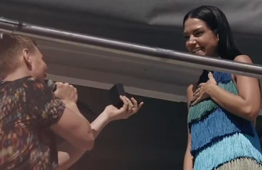 Thais Fersoza é pedida em casamento