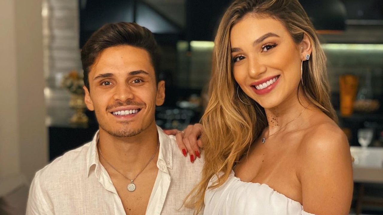 Raphael Veiga e Bruna Santana repercutem na web com volta