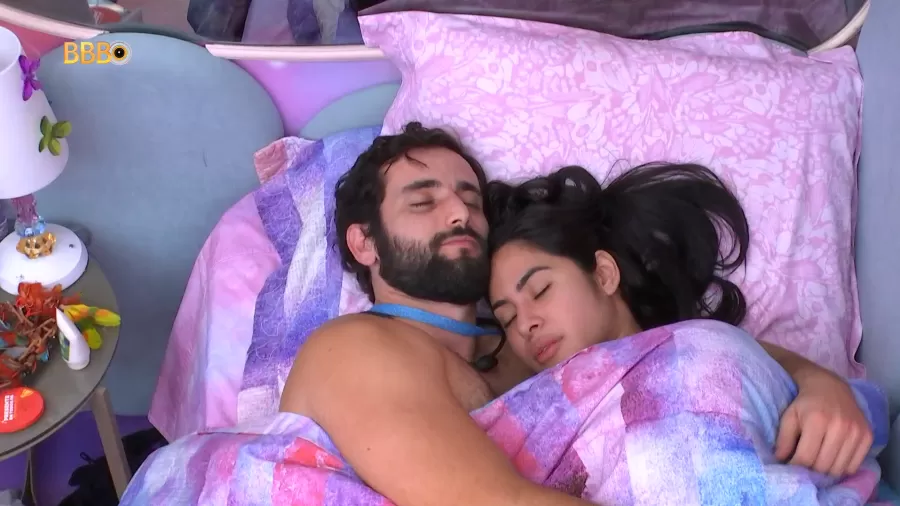 Matteus e Isabelle ficam juntos pela primeira vez