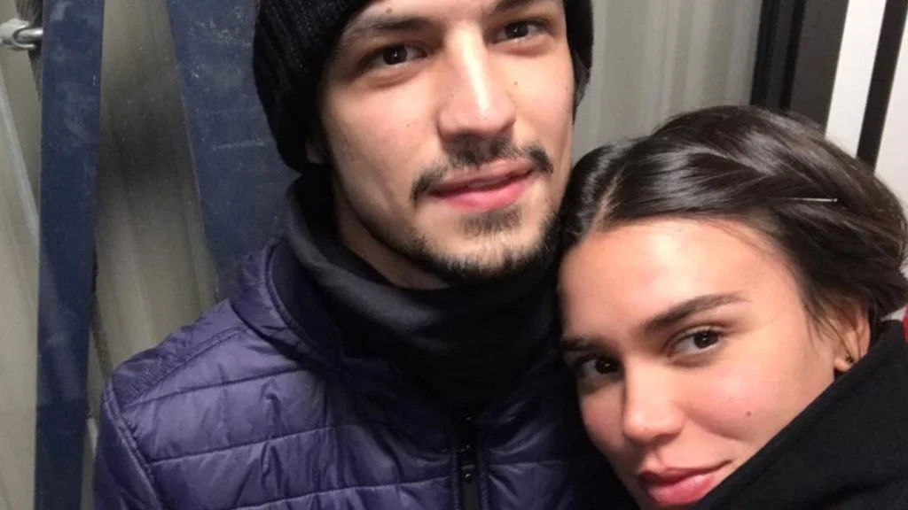 Carla Salle e Gabriel se casam em cerimônia íntima