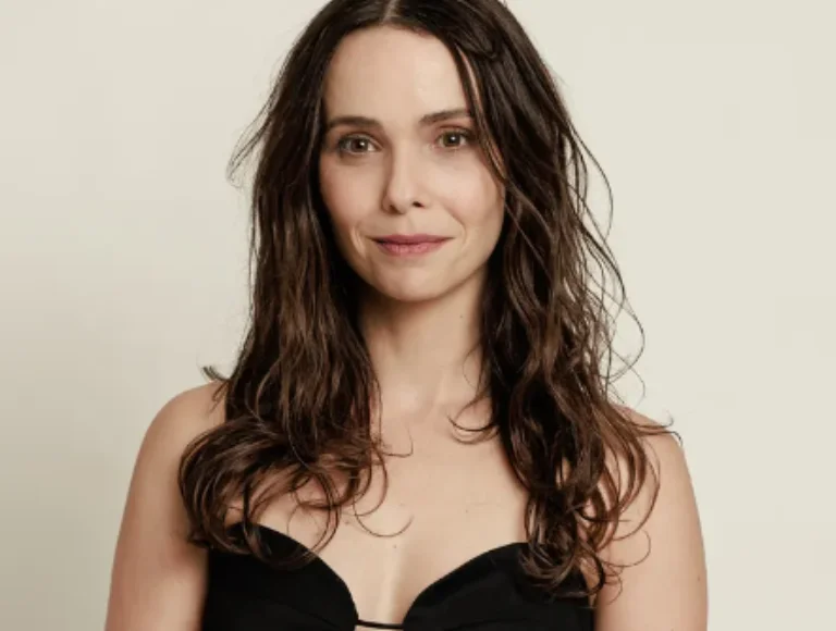 Stalker de Débora Falabella é finalmente internada