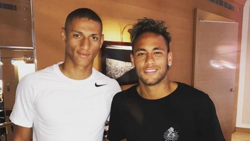 Richarlison defende Neymar com unhas e dentes